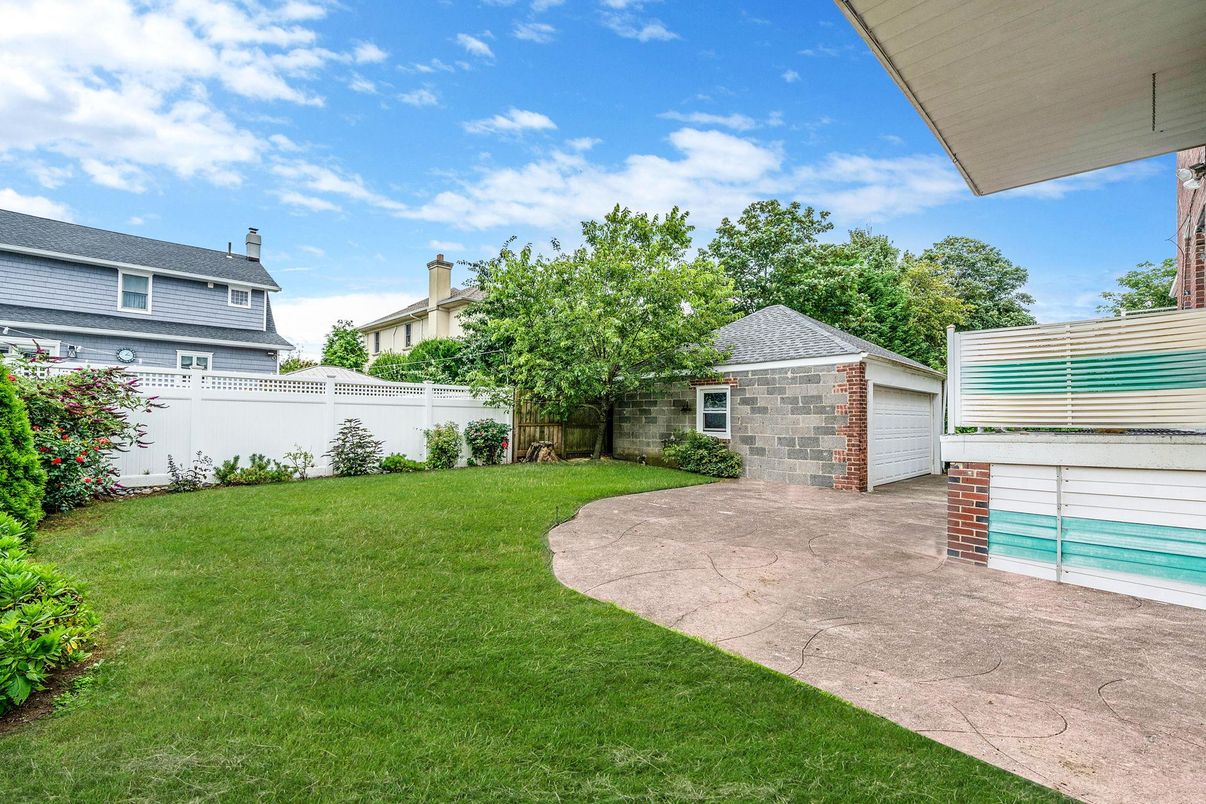 Backyard, Detached Garage, Exterior