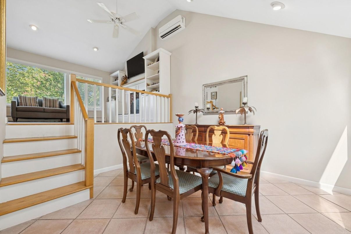 Dining room, Interior, Recessed Lighting