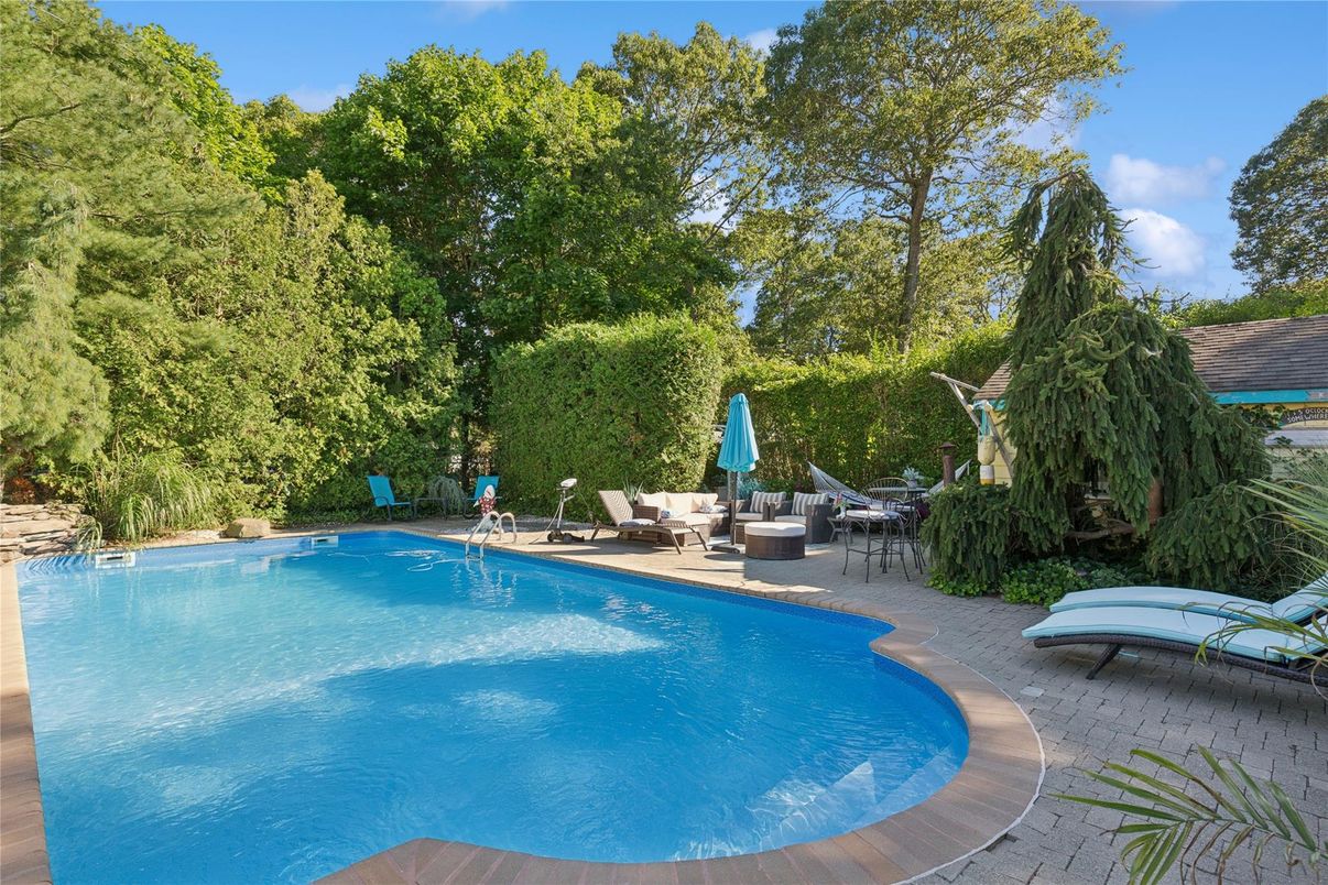 Exterior, Pool