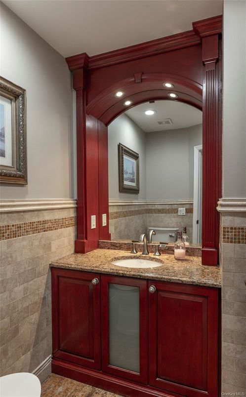 Bathroom, Interior, Recessed Lighting