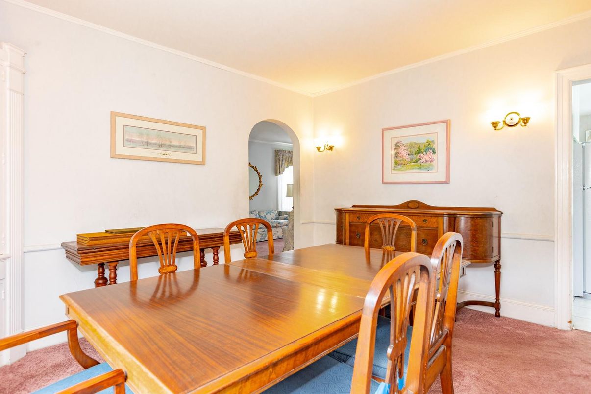 Dining room, Interior