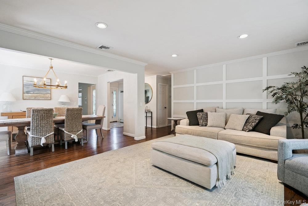Chandelier, Dining room, Interior, Living room, Pendant Lights, Recessed Lighting, Wood Texture Flooring