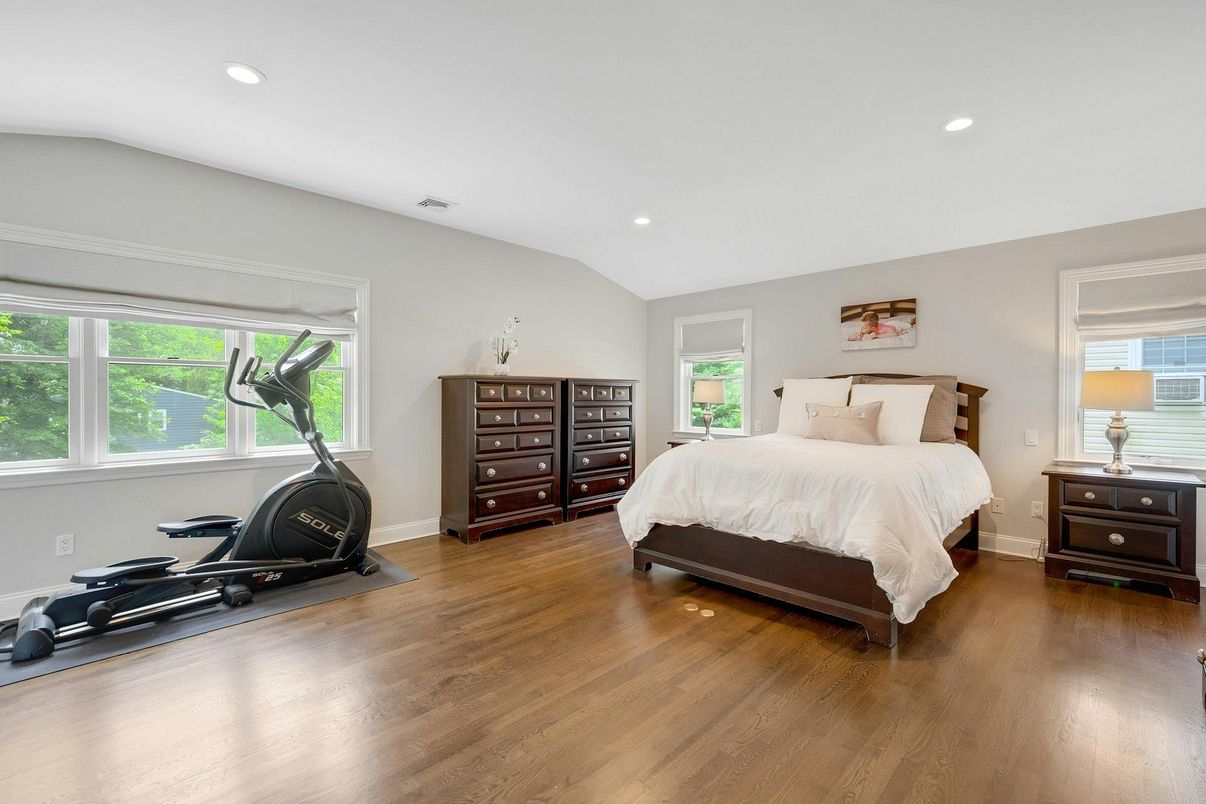 Bedroom, Fitness Equipment, Interior, Recessed Lighting, Wood Texture Flooring