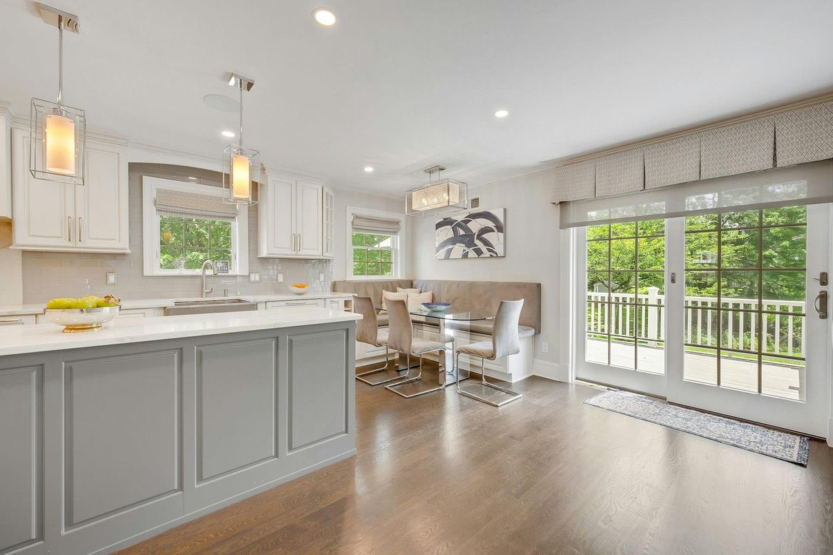 Dining room, Interior, Kitchen, Pendant Lights, Recessed Lighting, Wood Texture Flooring