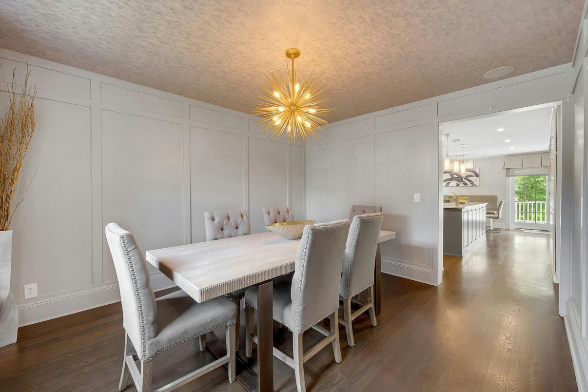 Chandelier, Dining room, Interior, Pendant Lights, Recessed Lighting, Wood Texture Flooring