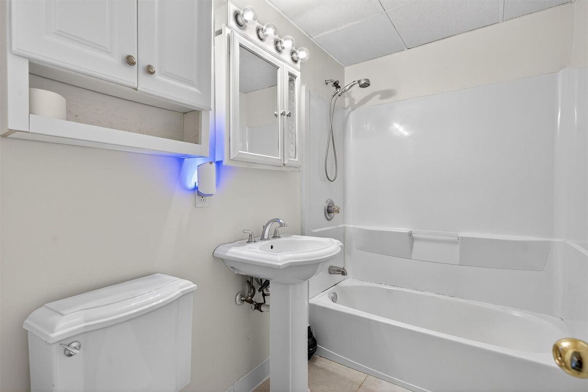 Bathroom, Interior