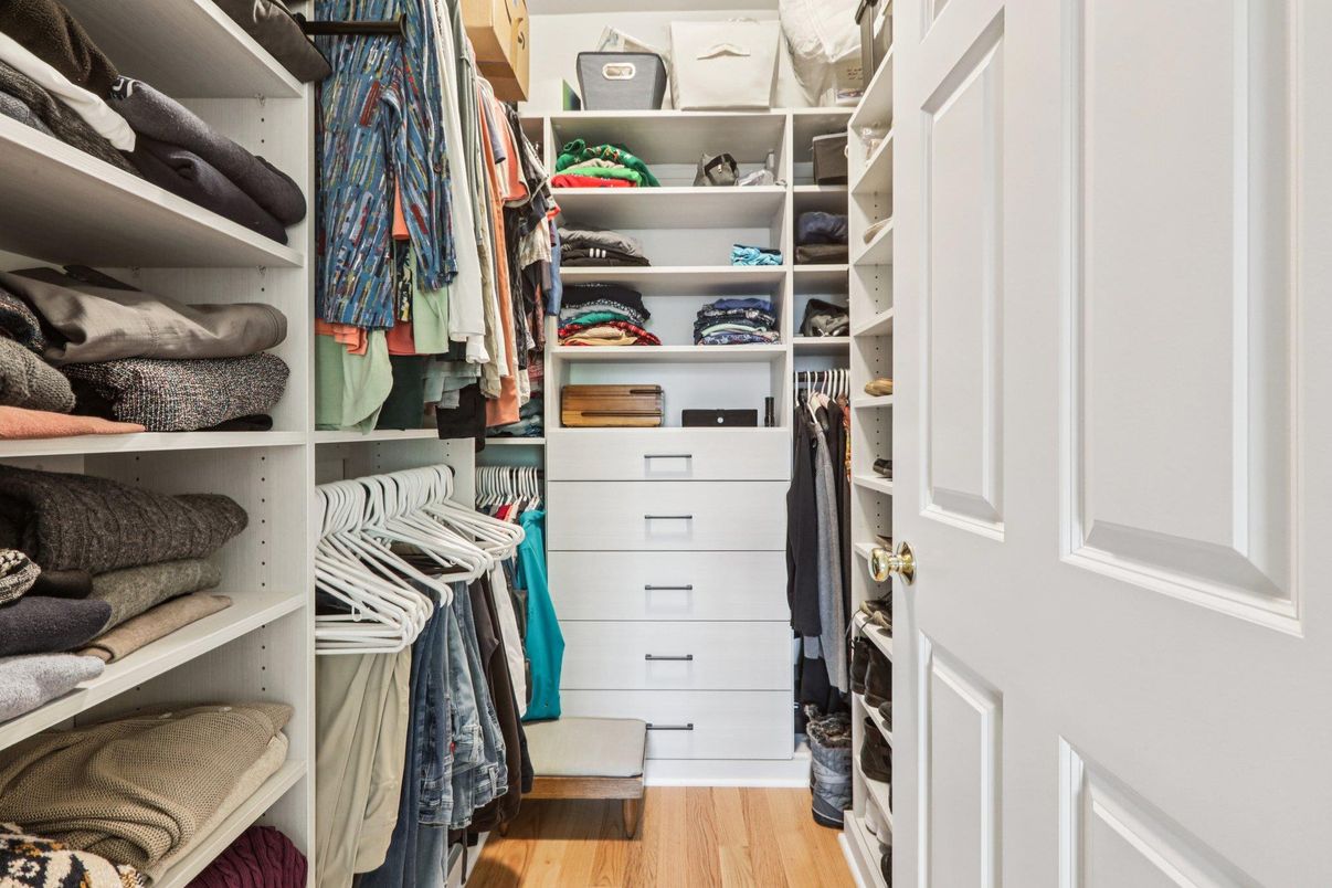 Interior, Walk-in Closets, Wood Texture Flooring