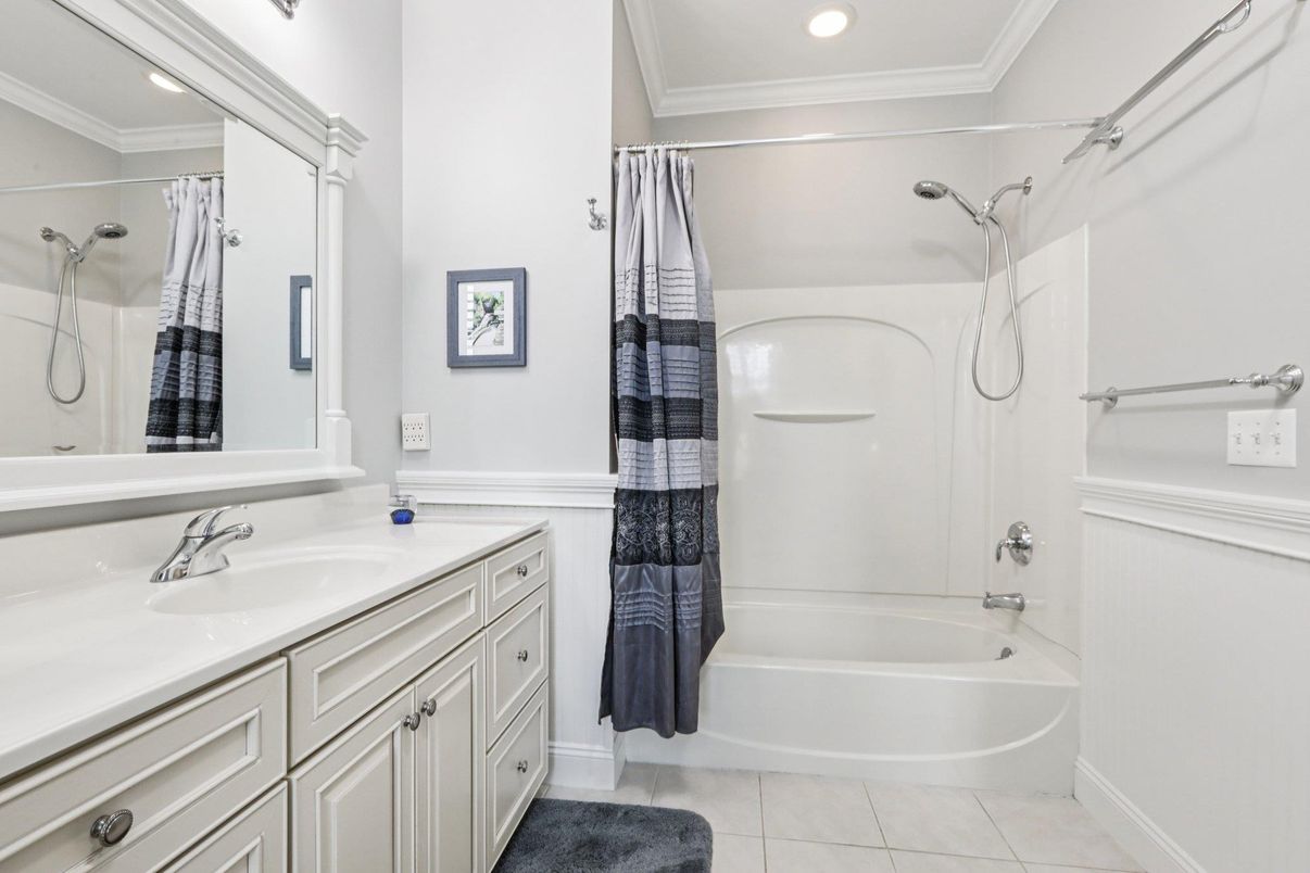 Bathroom, Interior, Recessed Lighting