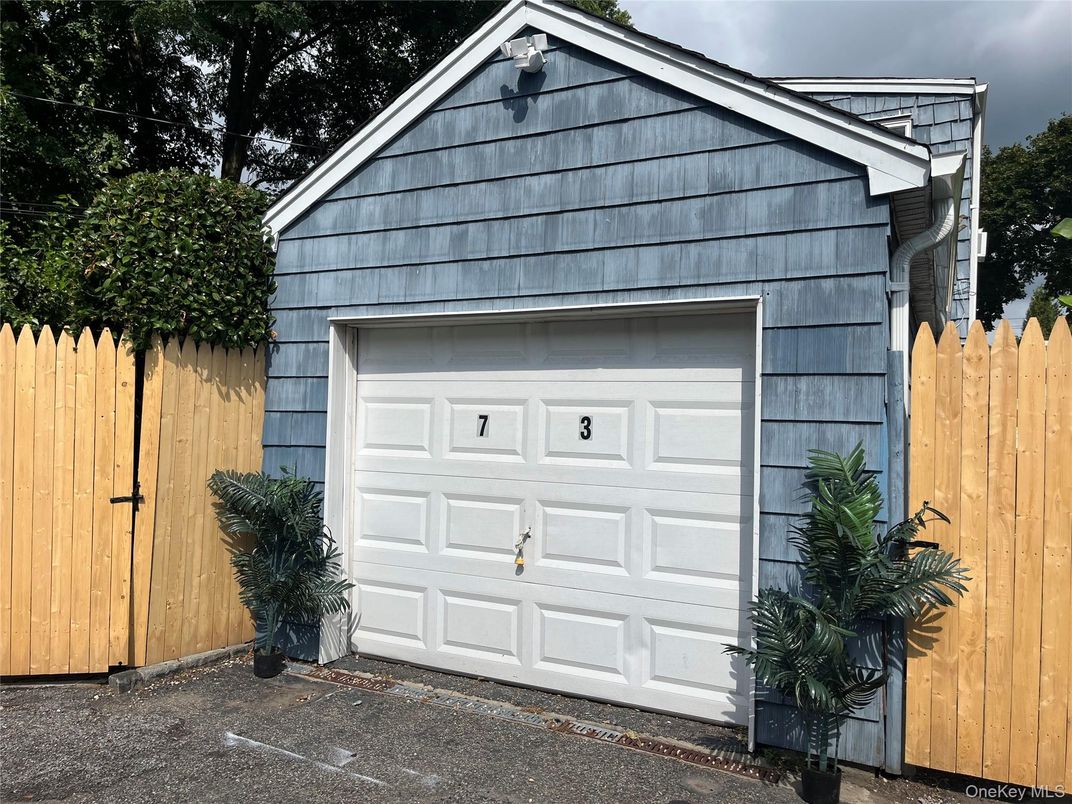 Detached Garage, Exterior