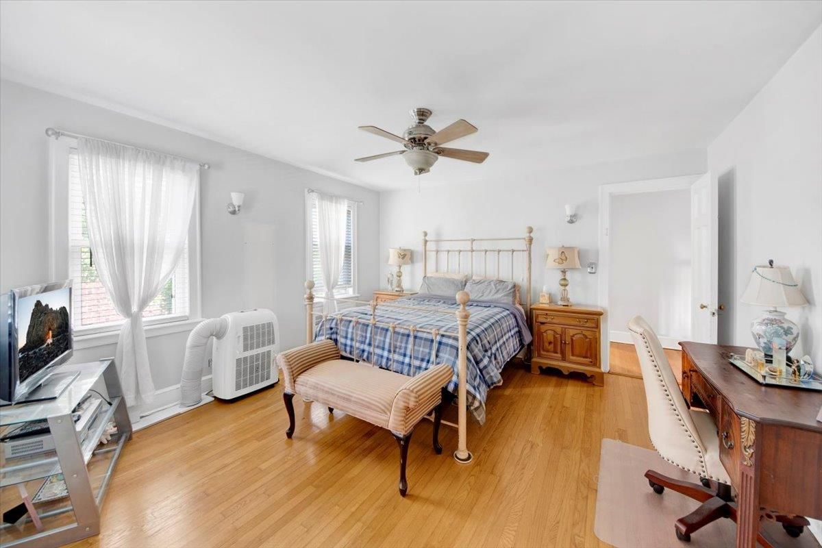 Bedroom, Home Office, Interior, Wood Texture Flooring