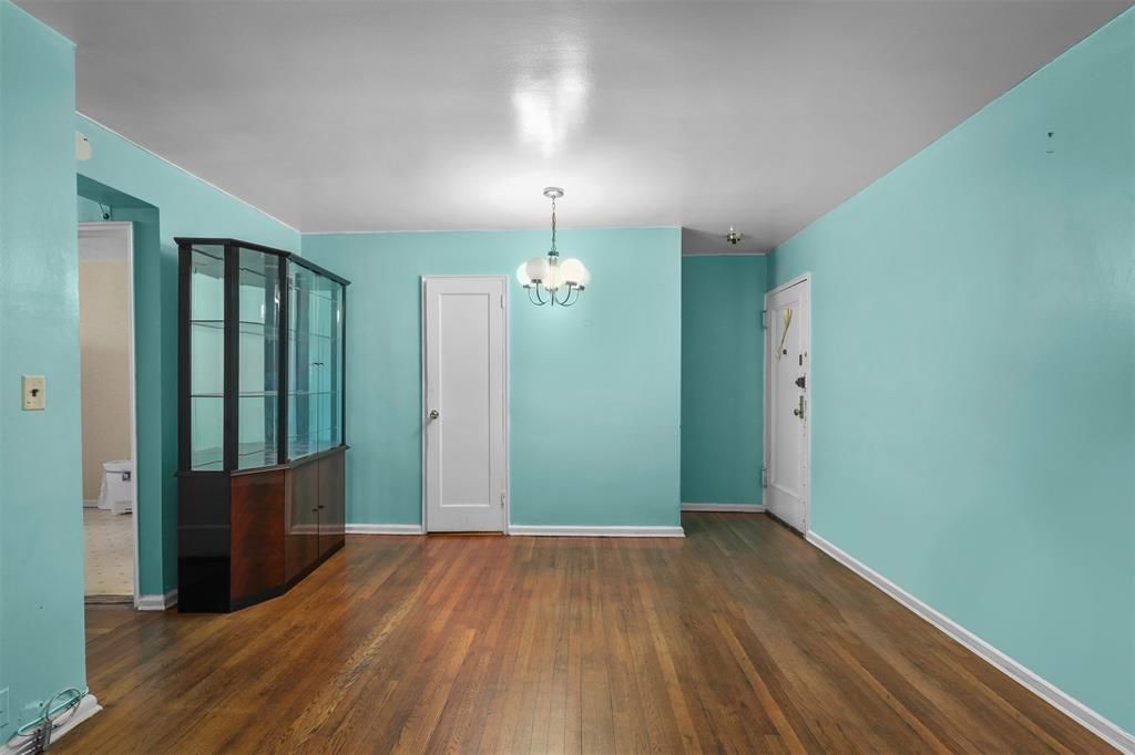 Chandelier, Empty room, Interior, Wood Texture Flooring