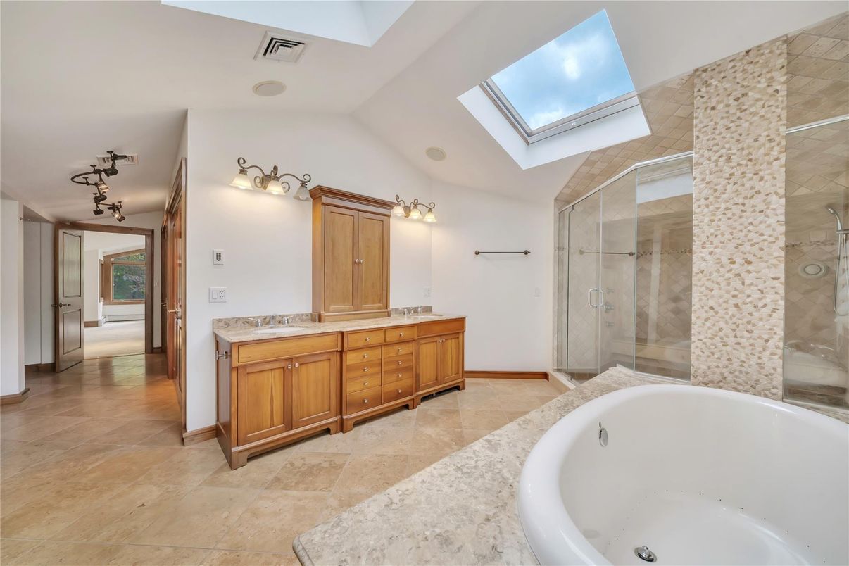 Bathroom, Dual Sink Vanities, Glass Ceilings, Glass Shower, Interior