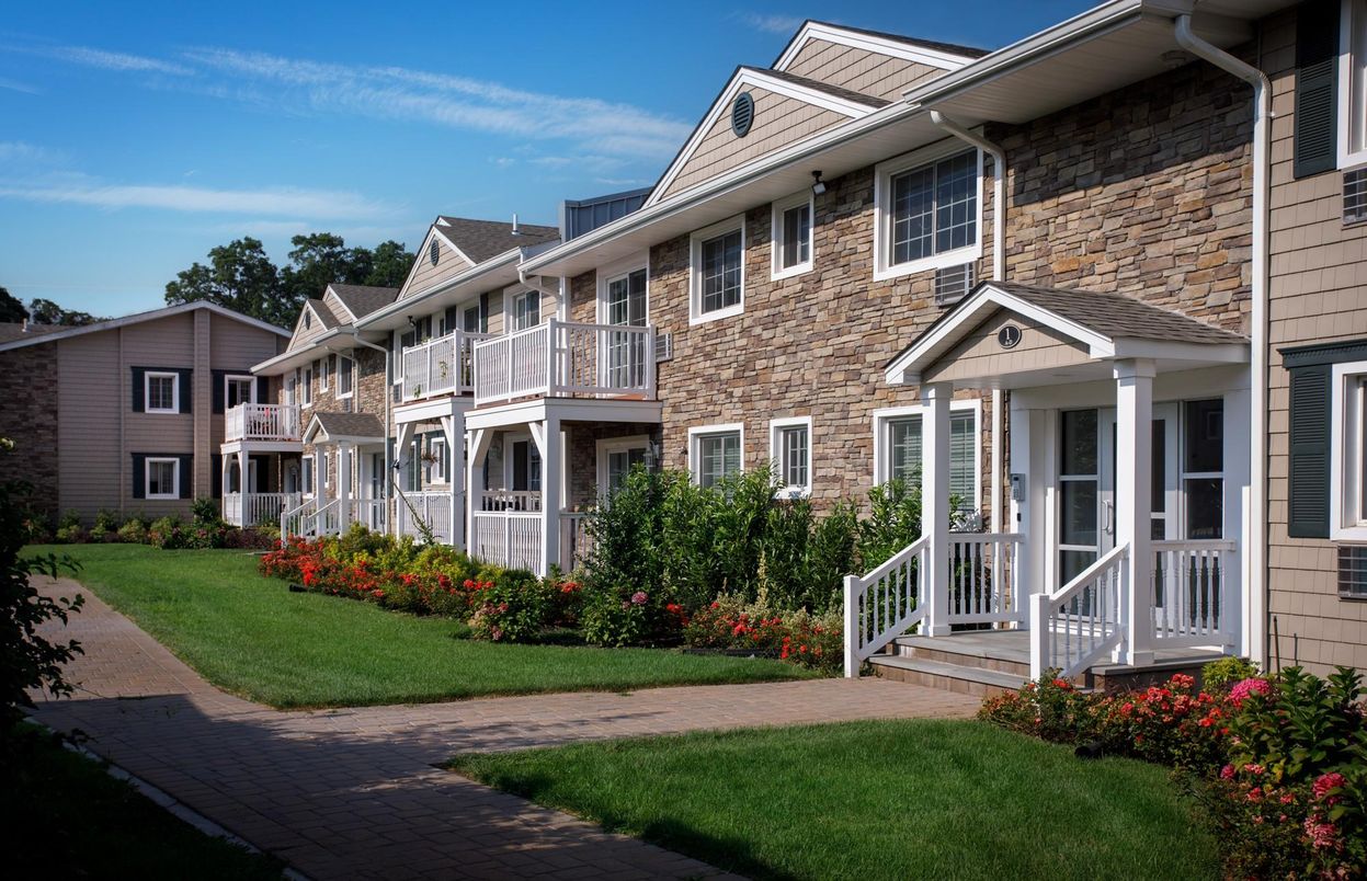 Exterior, Facade, American Foursquare