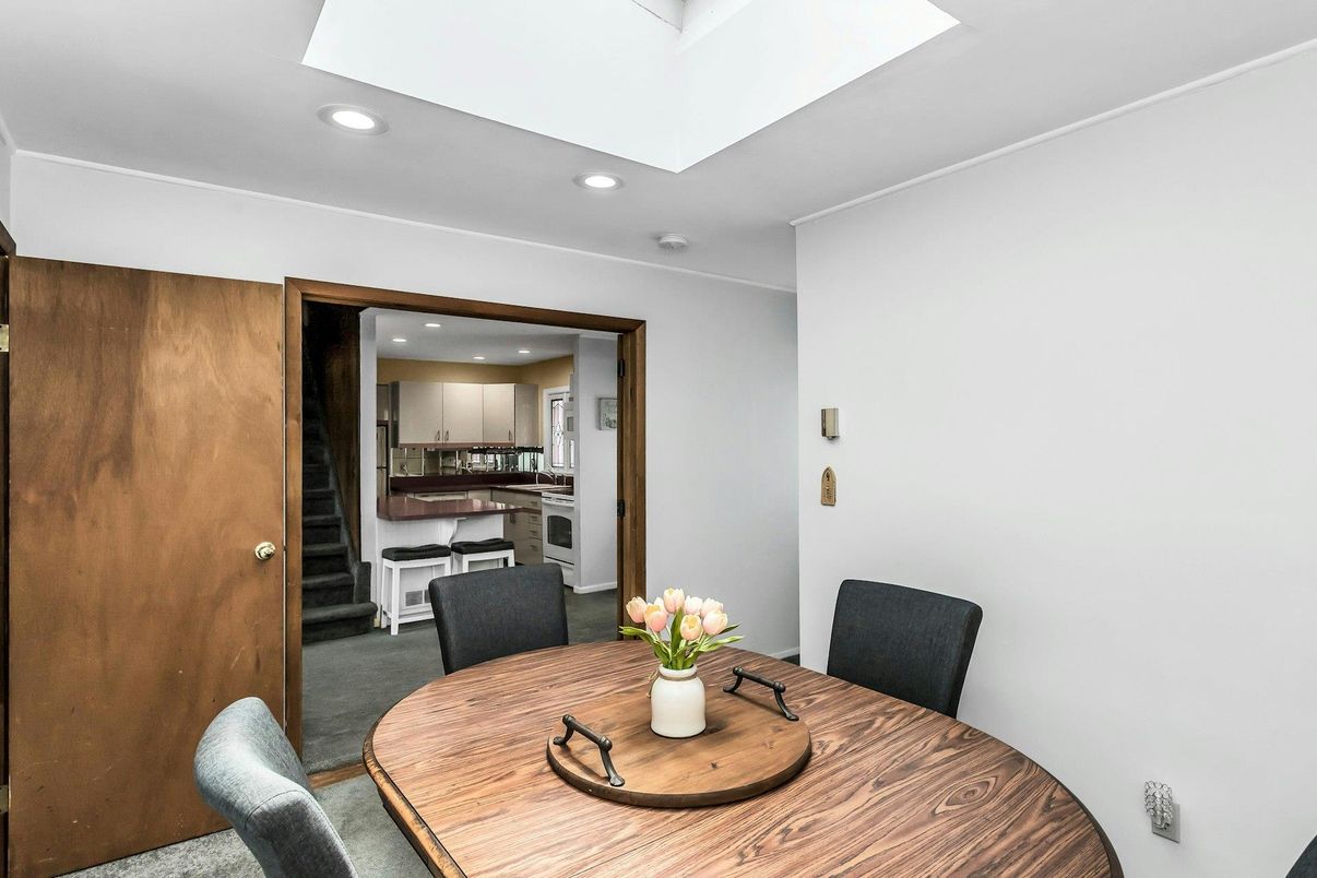 Dining room, Interior, Kitchen, Recessed Lighting, Stainless Steel Appliances