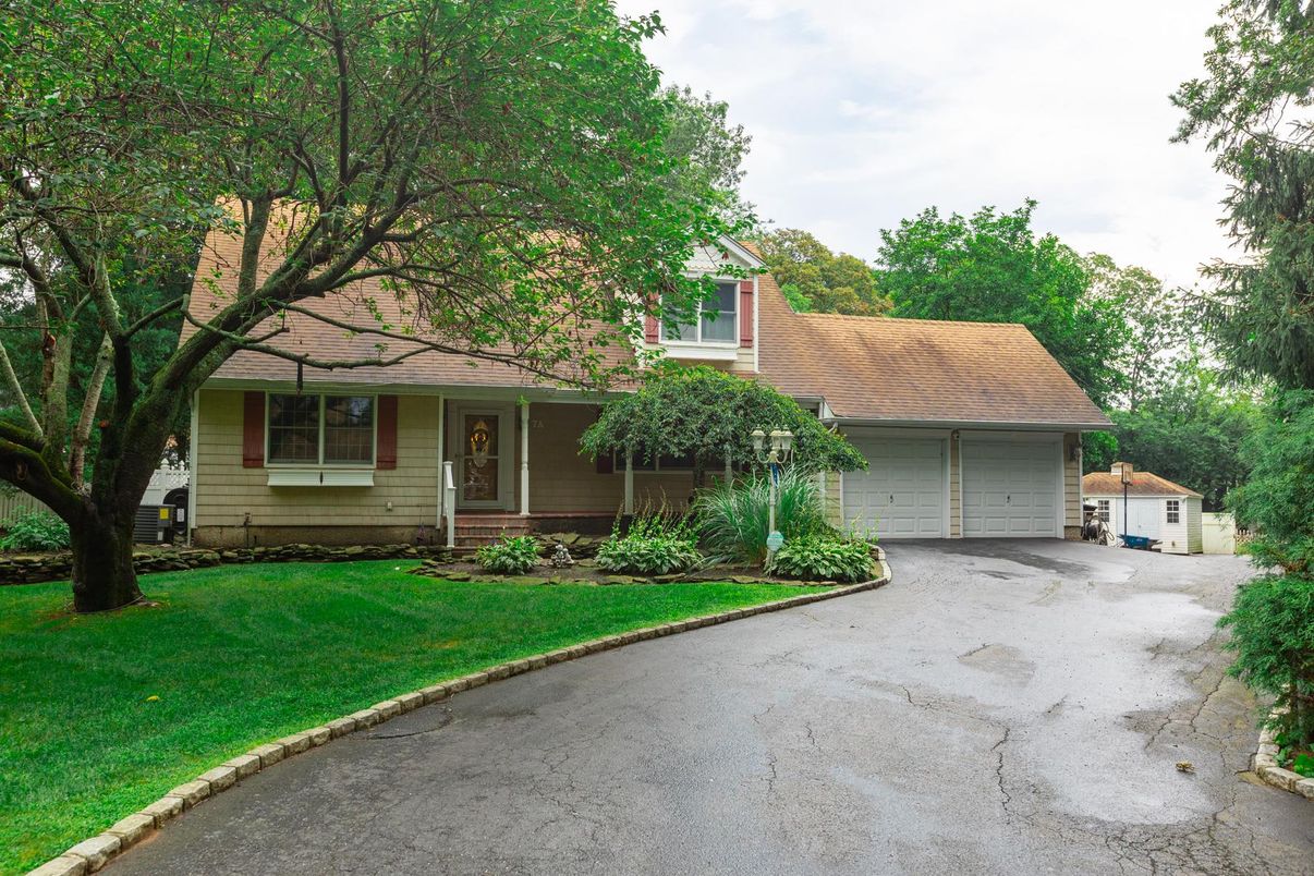 Attached, Detached Garage, Exterior, Facade, Cape Cod