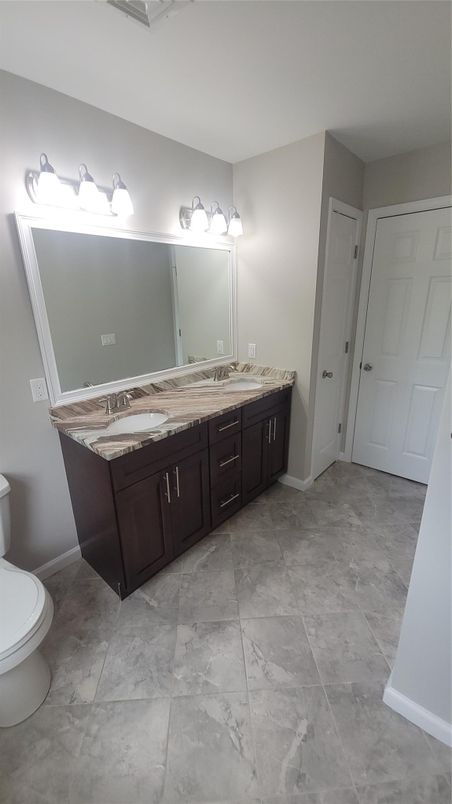 Bathroom, Dual Sink Vanities, Interior