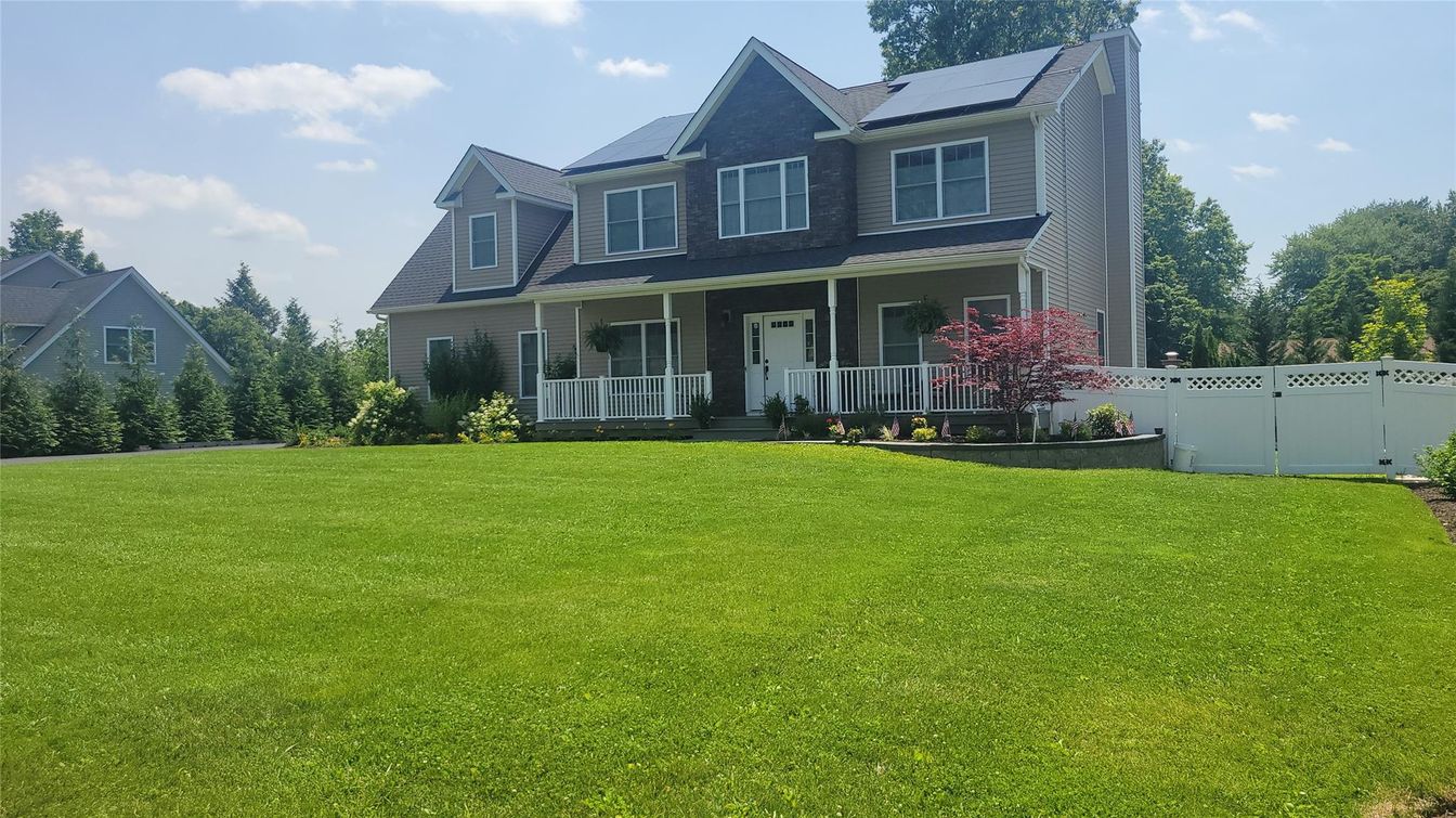 Backyard, Exterior, Facade, Solar Panels, Farmhouse