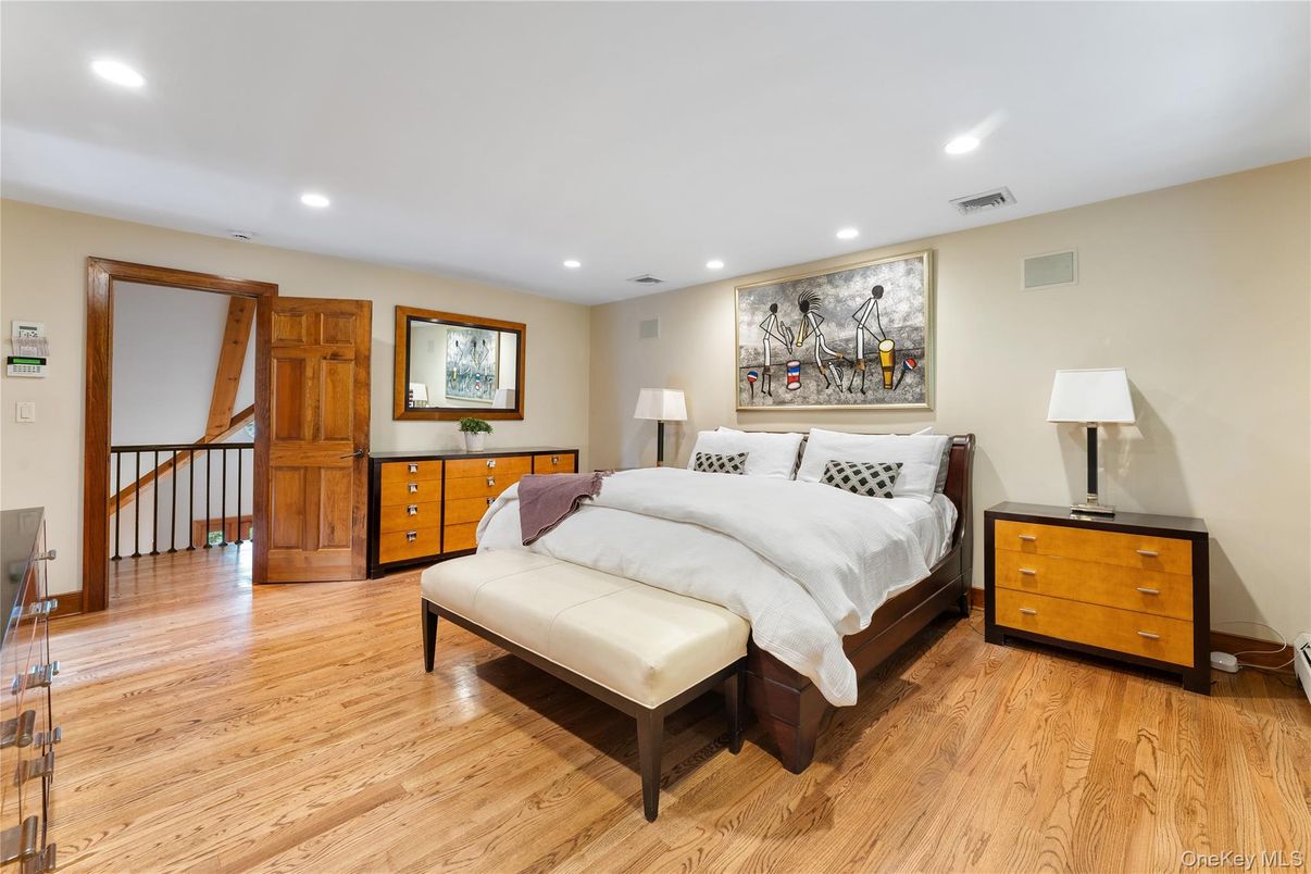 Bedroom, Interior, Recessed Lighting, Wood Texture Flooring
