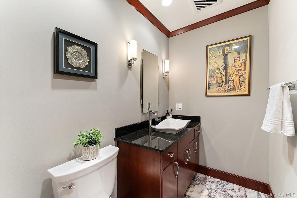 Bathroom, Interior, Marble, Recessed Lighting