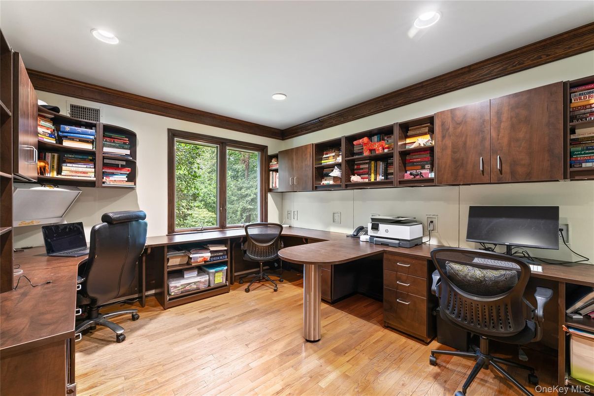 Home Office, Interior, Recessed Lighting, Wood Texture Flooring