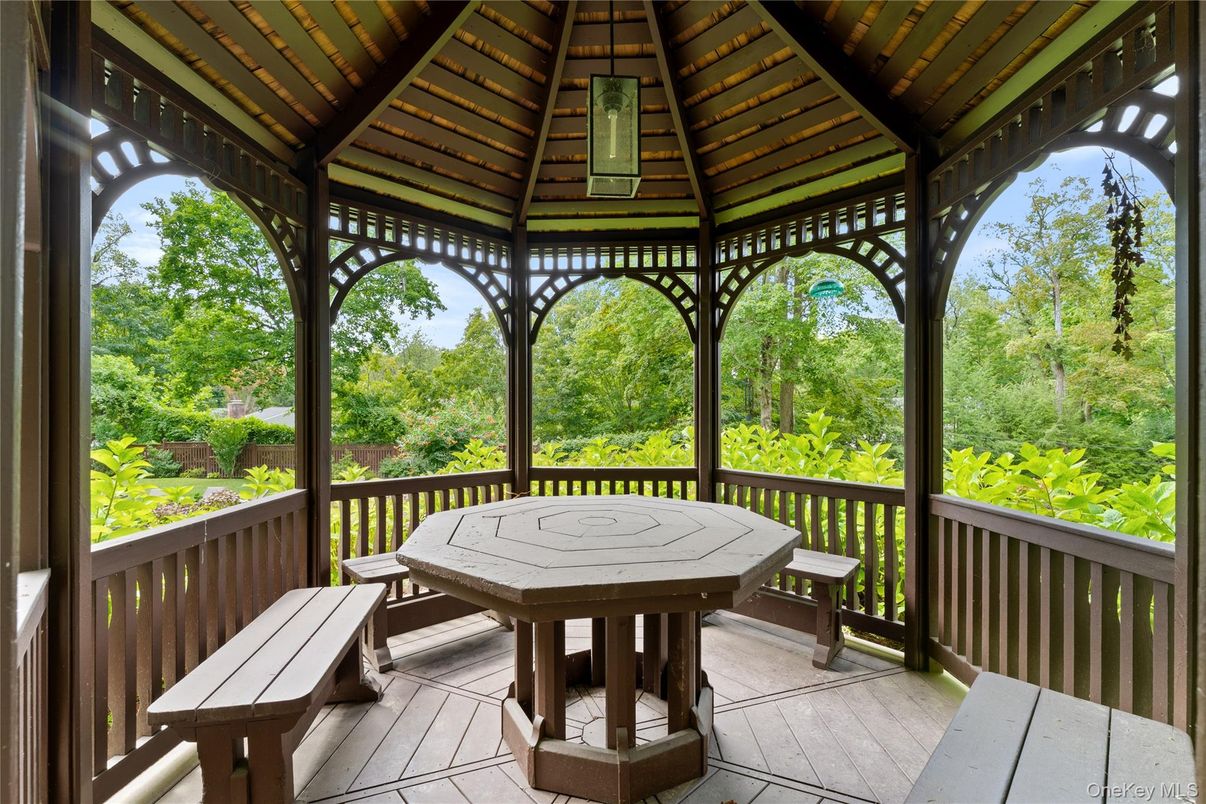 Exterior, Wood Texture Flooring