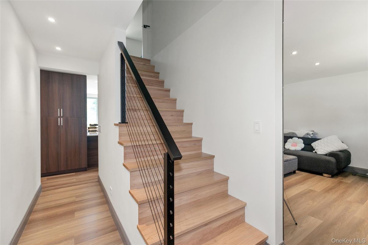Interior, Recessed Lighting, Wood Texture Flooring