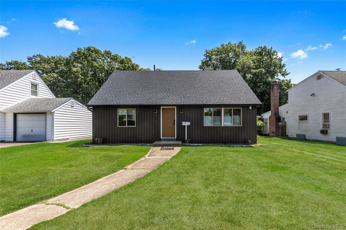 Backyard, Detached Garage, Exterior, Facade, Cape Cod