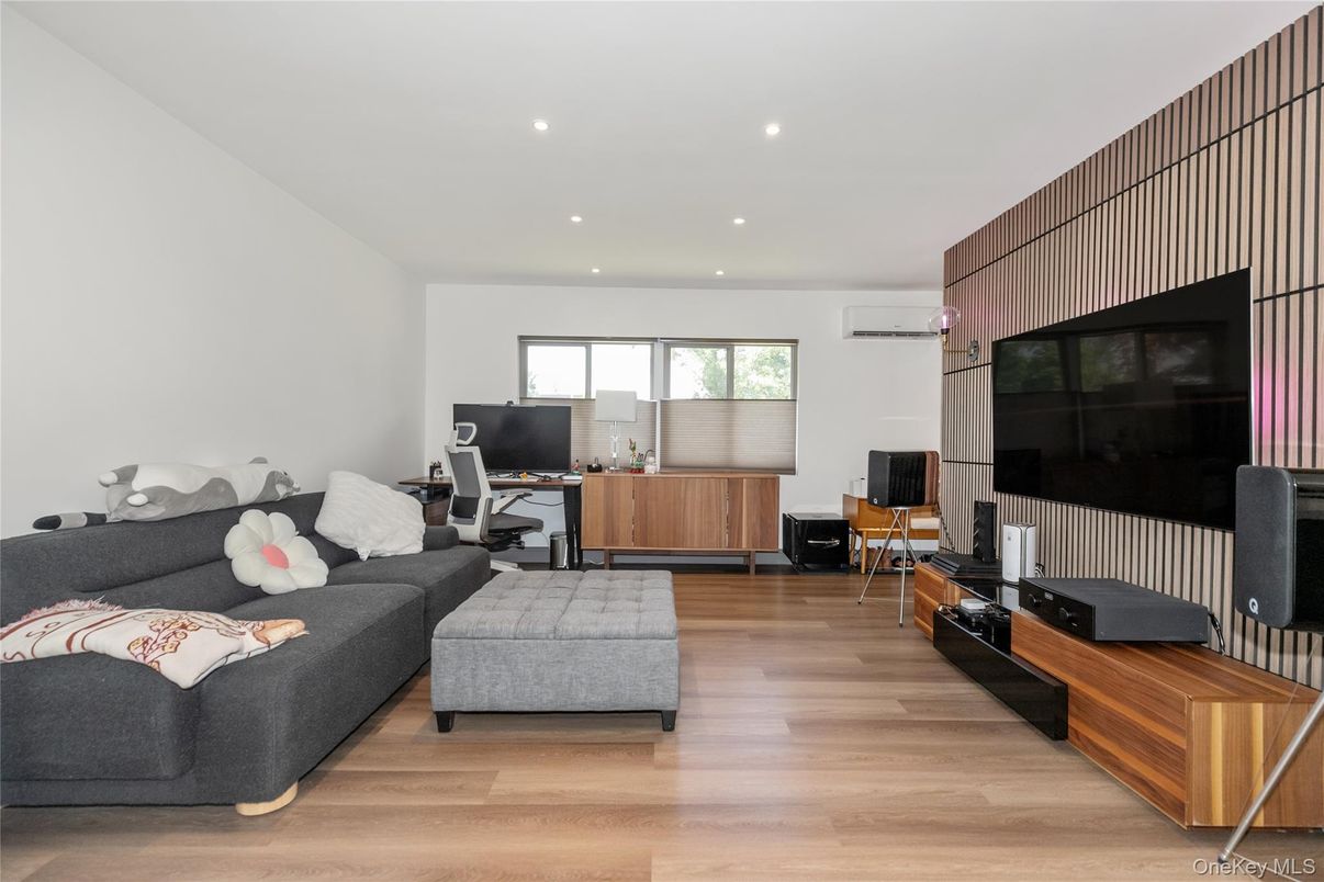 Home Office, Interior, Living room, Recessed Lighting, Wood Texture Flooring