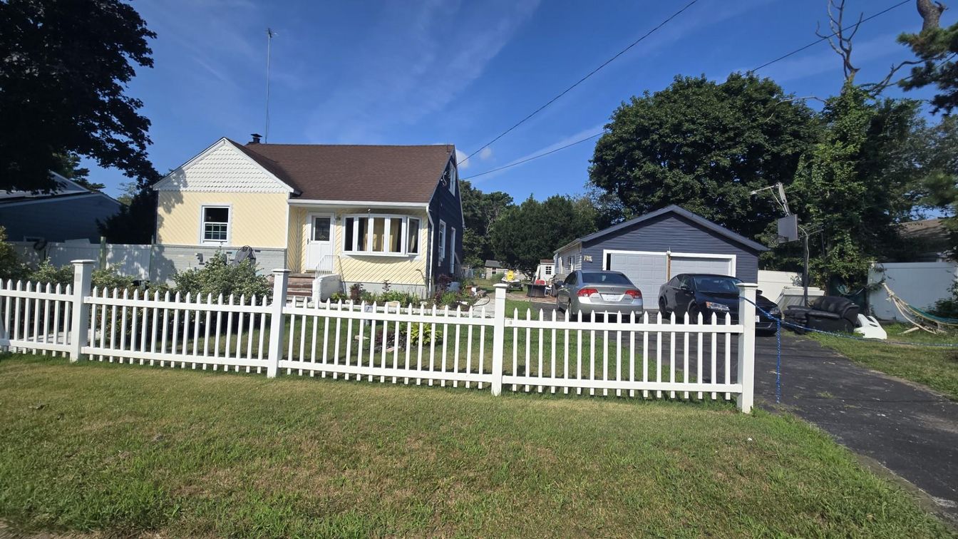 Backyard, Detached Garage, Exterior