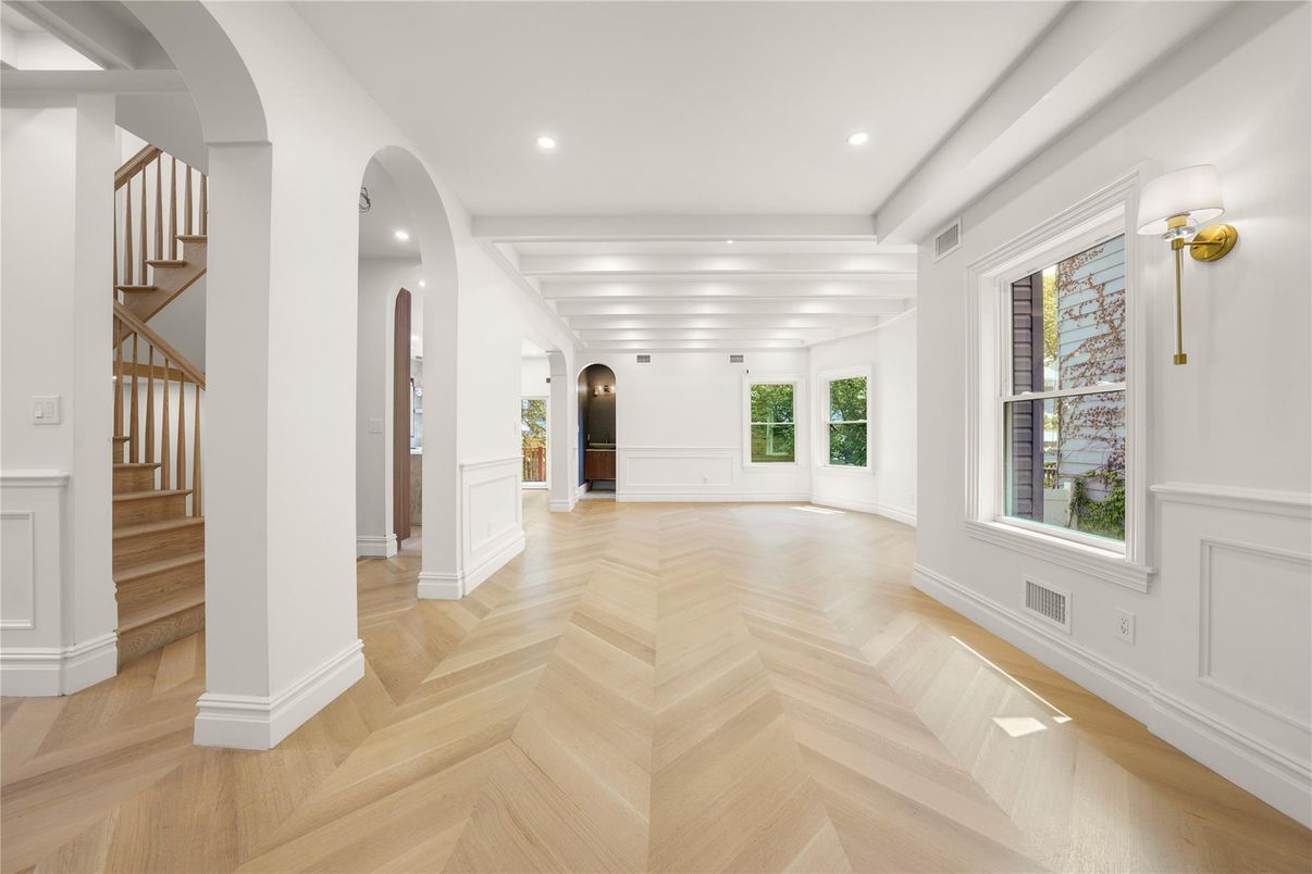 Empty room, Interior, Recessed Lighting, Wood Texture Flooring