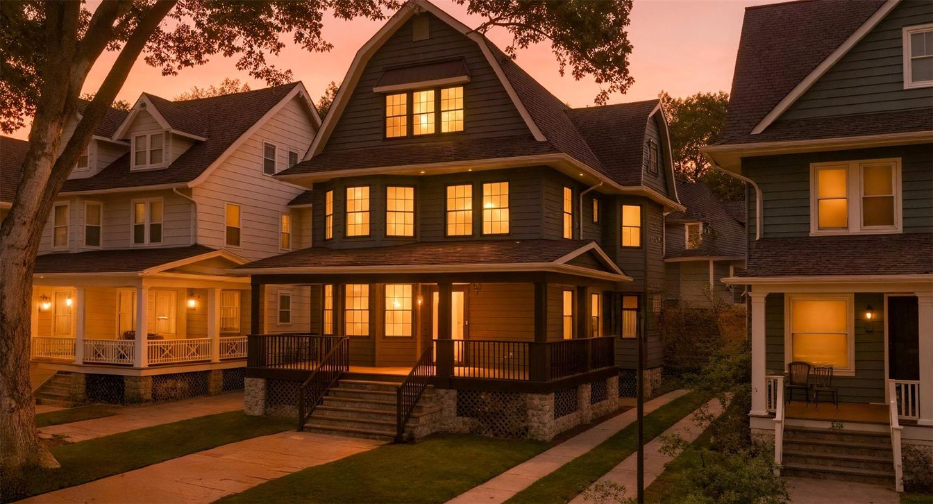 Exterior, Facade, Queen Anne Victorian