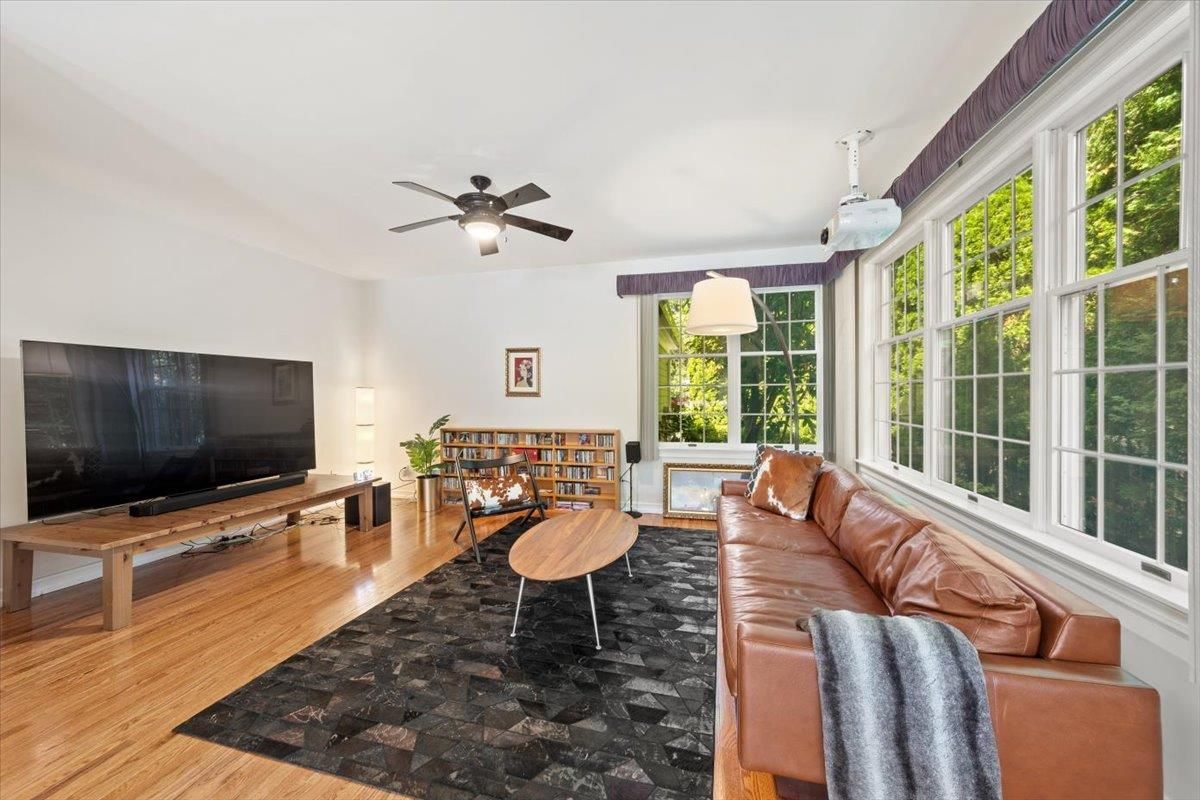 Interior, Living room, Pendant Lights, Wood Texture Flooring