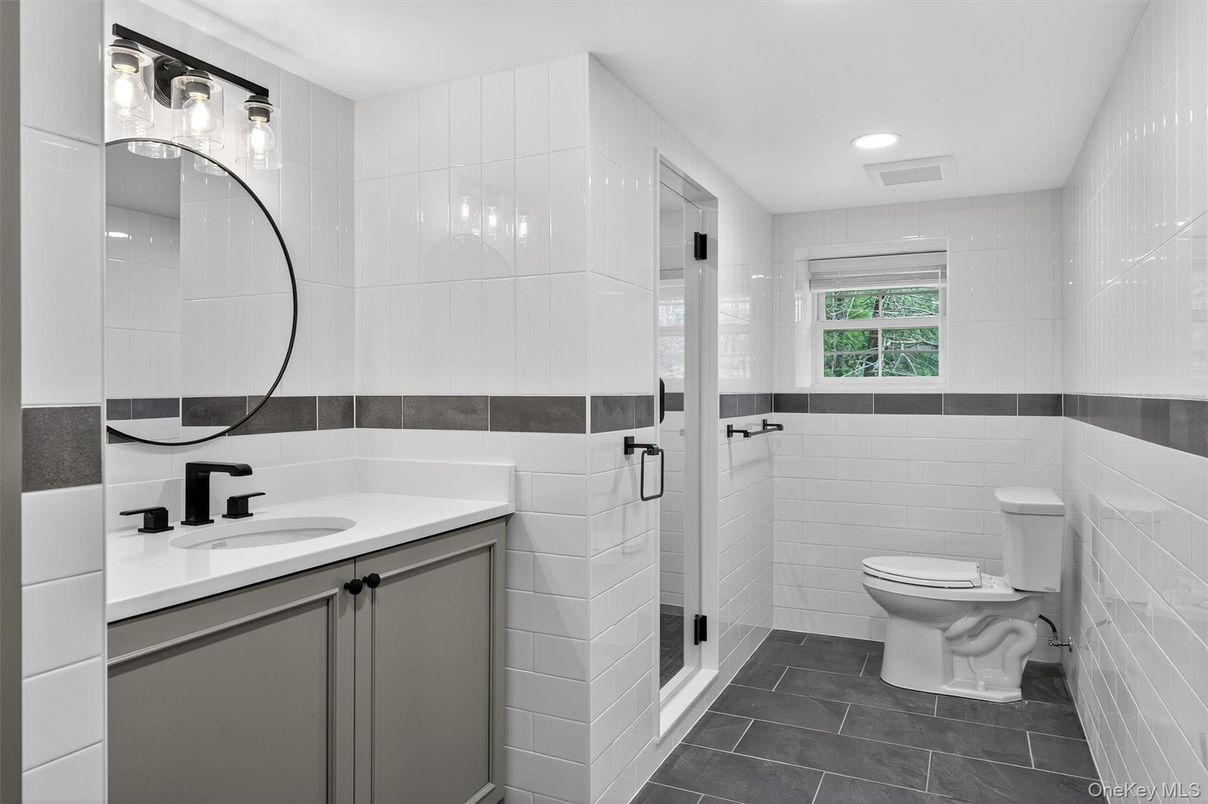 Bathroom, Interior, Recessed Lighting