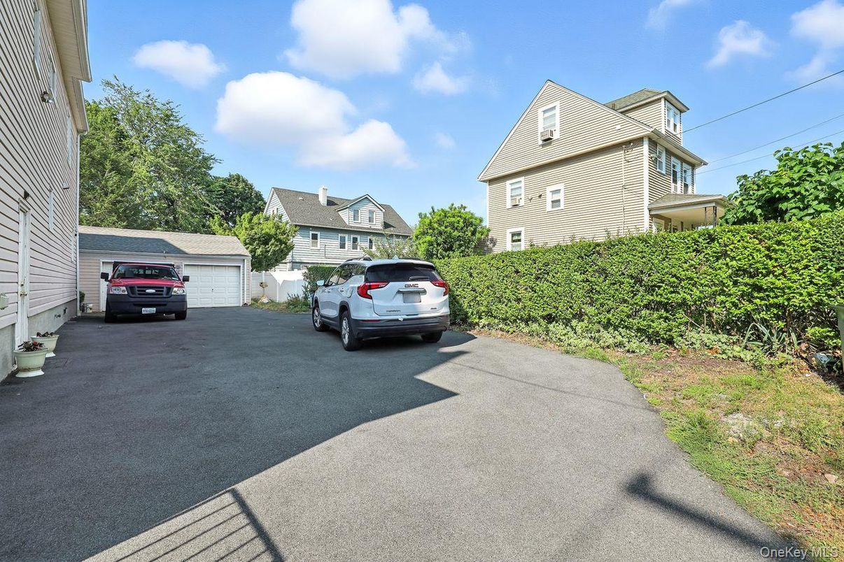 Detached Garage, Exterior