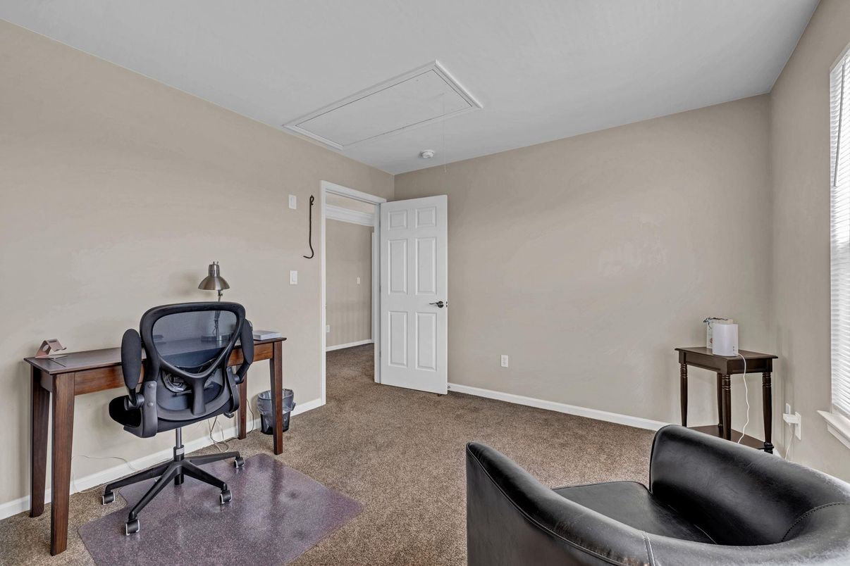 Home Office, Interior