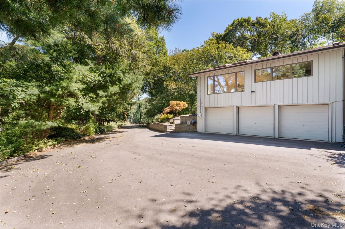 Detached Garage, Exterior