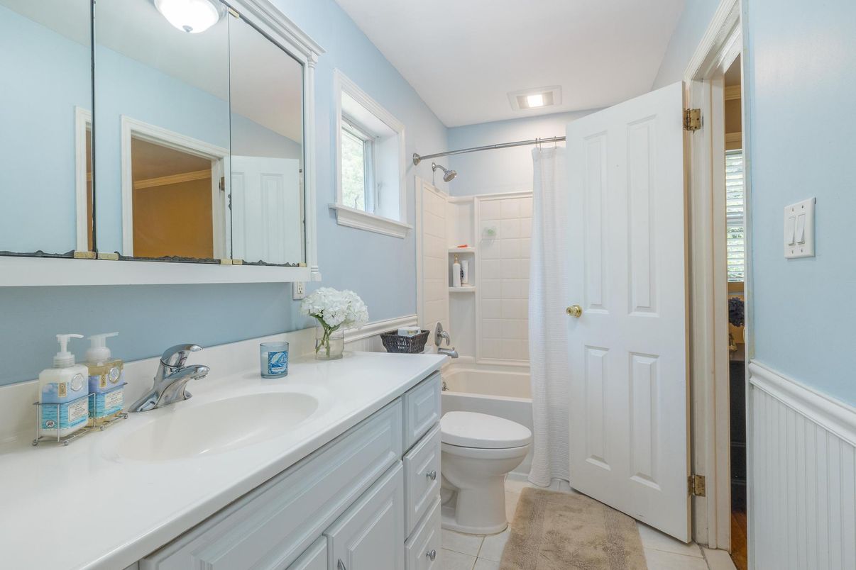 Bathroom, Interior, Recessed Lighting