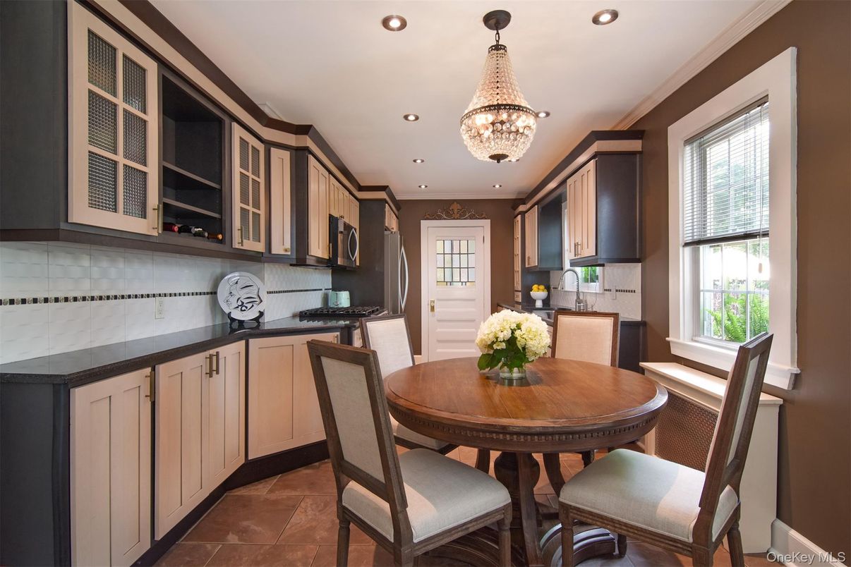 Chandelier, Dining room, Interior, Kitchen, Recessed Lighting