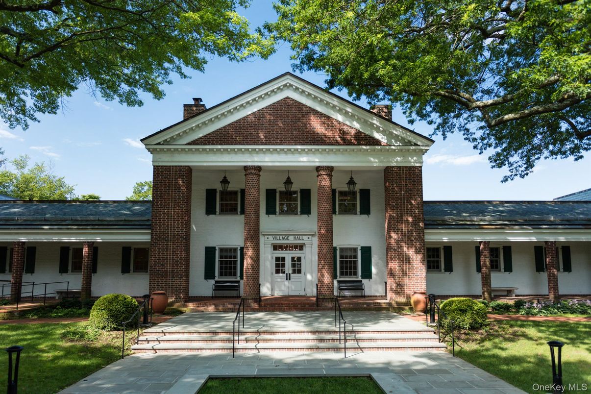 Exterior, Facade, Brick Facade, Georgian