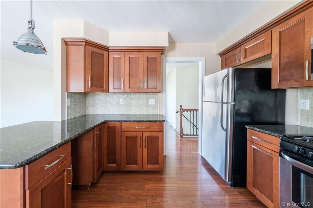 Interior, Kitchen, Pendant Lights, Wood Texture Flooring