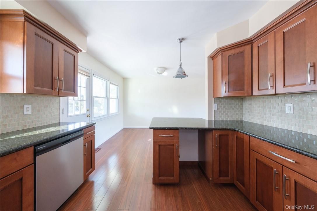 Interior, Kitchen, Pendant Lights, Wood Texture Flooring