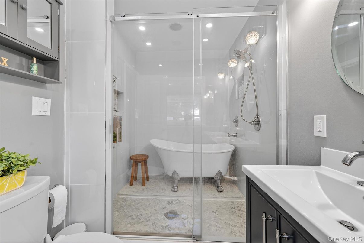 Bathroom, Free Standing Baths, Glass Shower, Interior, Recessed Lighting