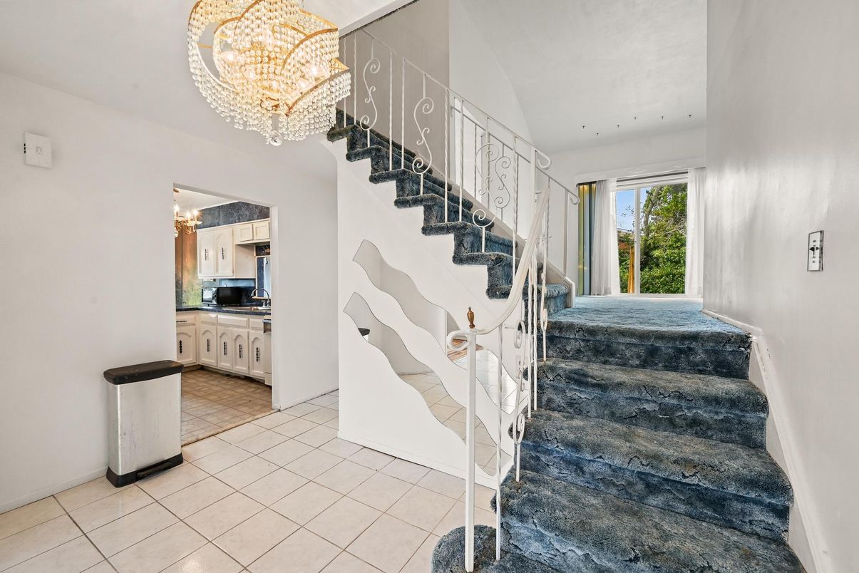 Chandelier, Interior, Recessed Lighting