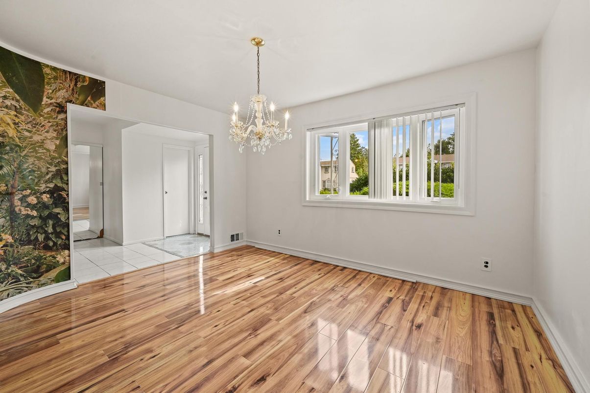 Chandelier, Empty room, Interior, Wood Texture Flooring
