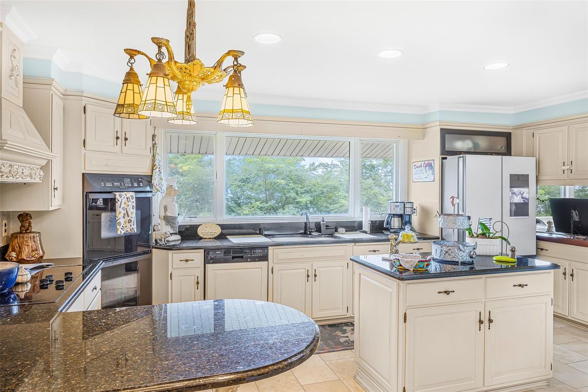 Chandelier, Interior, Kitchen, Recessed Lighting