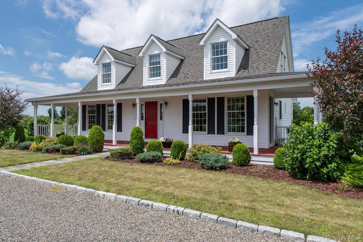 Exterior, Facade, Cape Cod