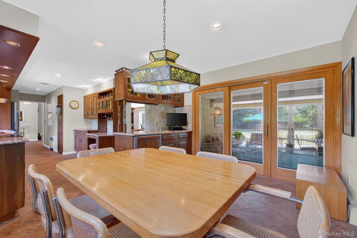 Dining room, Interior, Kitchen, Pendant Lights, Recessed Lighting