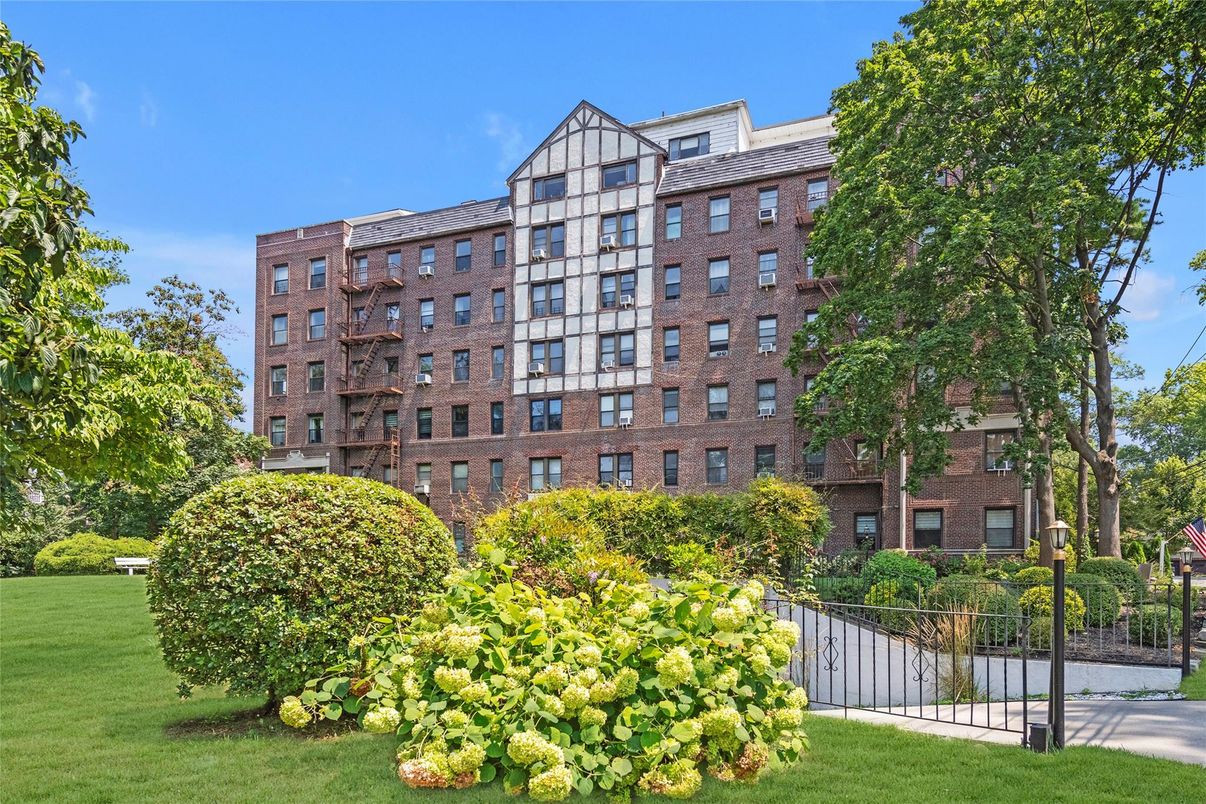 Exterior, Facade, Brick Facade, Condo Building