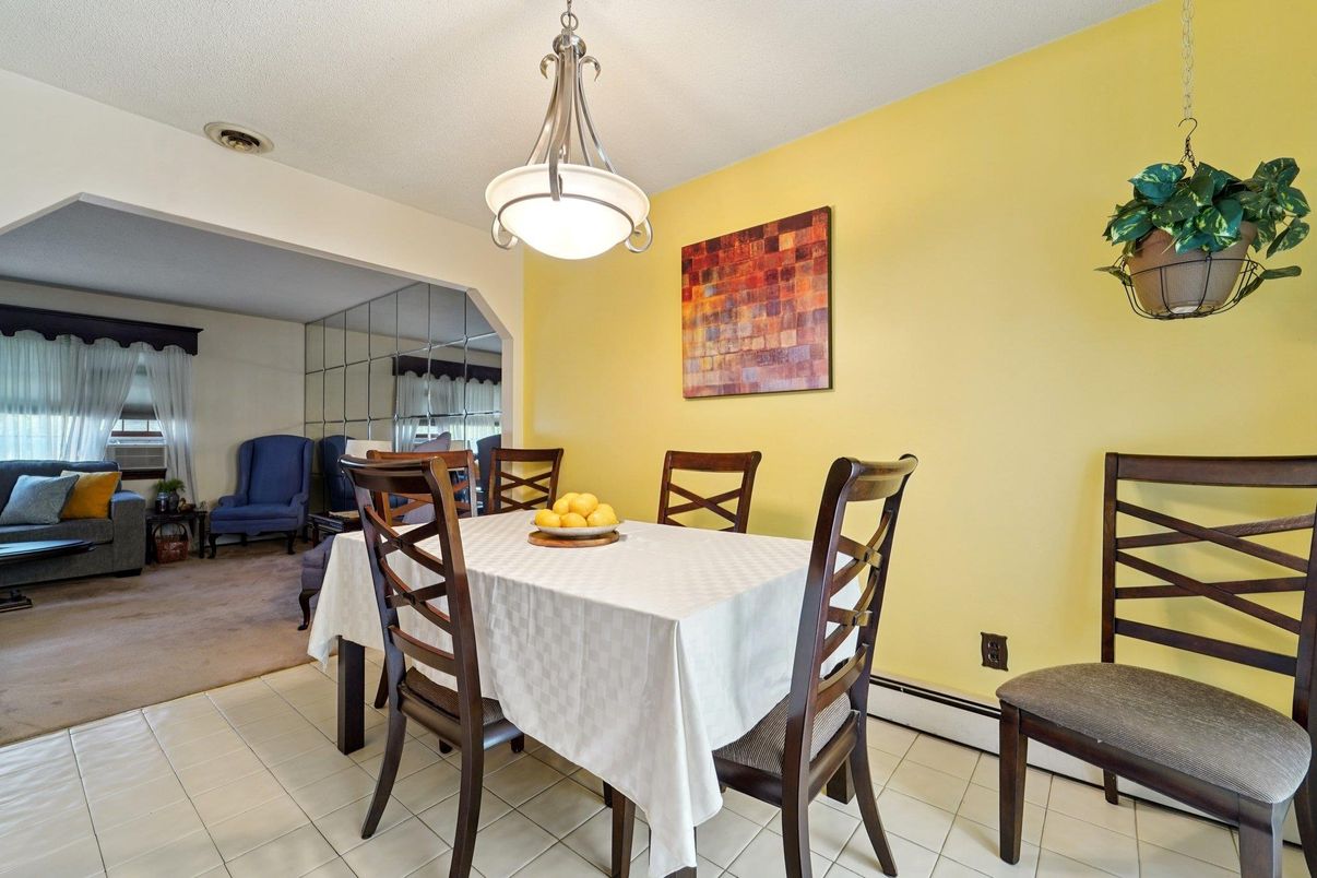 Dining room, Interior, Pendant Lights