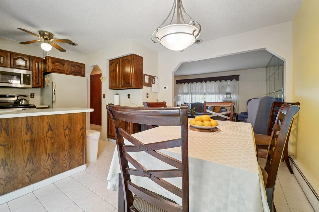 Dining room, Interior, Kitchen, Stainless Steel Appliances